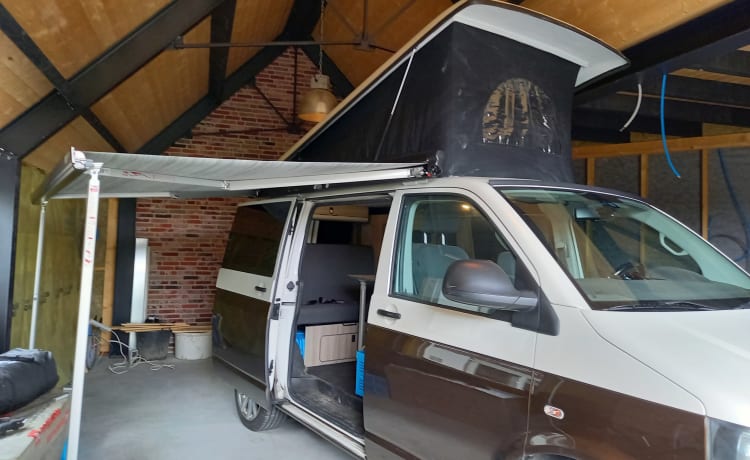 Rinus – 4p Volkswagen t5 150 PS Automatikbus Camper