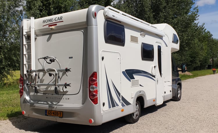 Homecar2 – Kompletter HomeCar2 Familiencamper mit Motorklimaanlage und Solarpanel