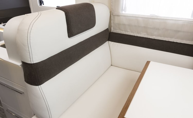 Roller Team Granduca 284 M – luxury alcove mobile home (Automatic!)