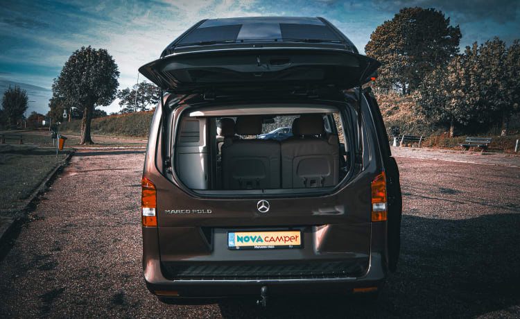 NOVACAMPER  – Ontdek het Ultieme Reisgenot met Onze Luxe Mercedes Camperbus!