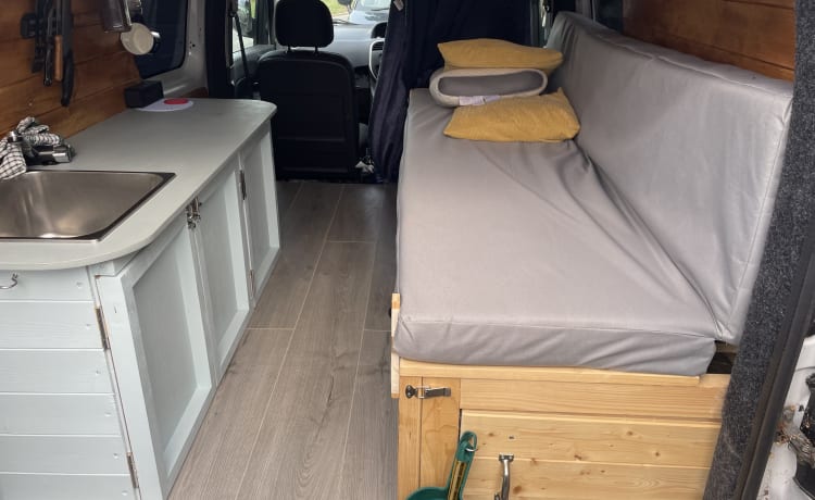 1 slaapplaats Renault Kangoo LWB Micro Camper