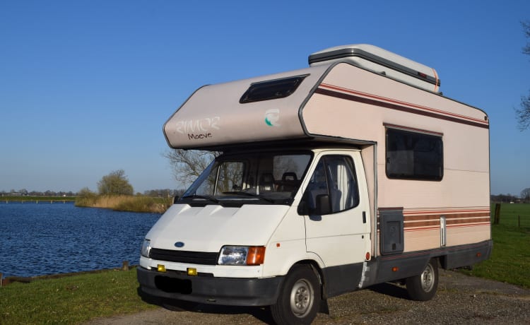 Maeve – Camper with wood stove