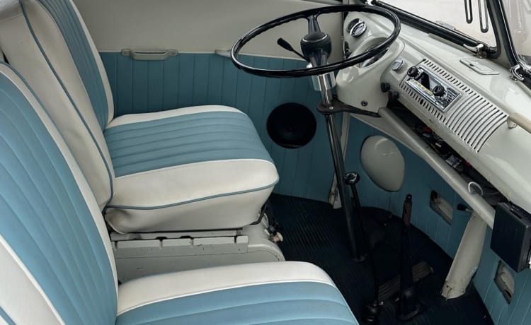 Snowy – 2 berth Volkswagen campervan from 1957