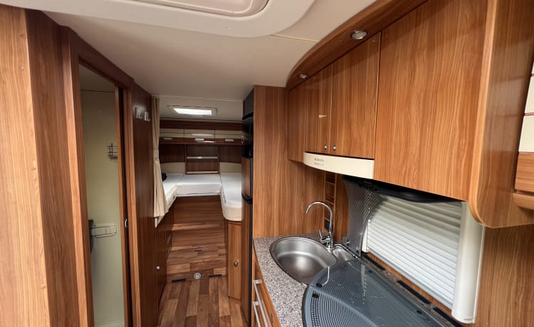 Esprit – 2p Dethleffs half-integraal camper uit 2014