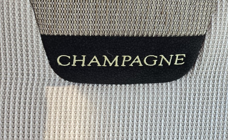 Charlie  – Swift Champagne 622 2017 2 berth luxurious motorhome 
