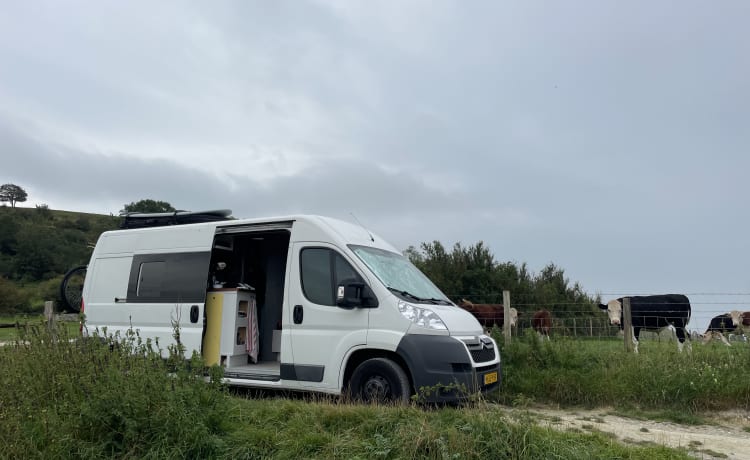 Otis – Camper autocostruito super accogliente