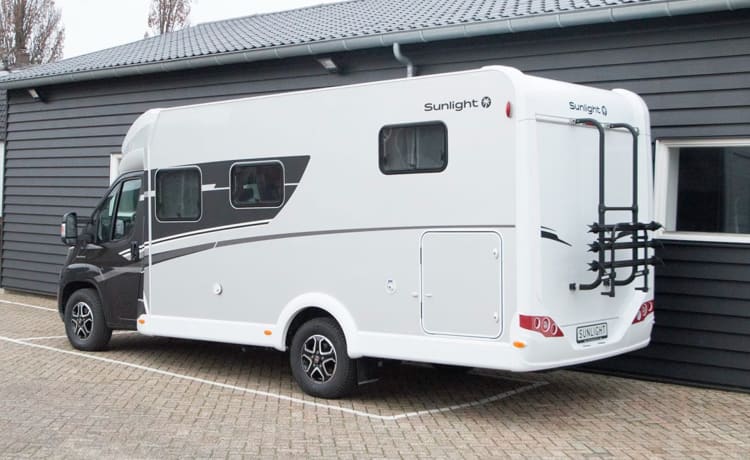 T69L – Hele mooie ruime 4 persoons Sunlight camper uit 2023, veel bergruimte.