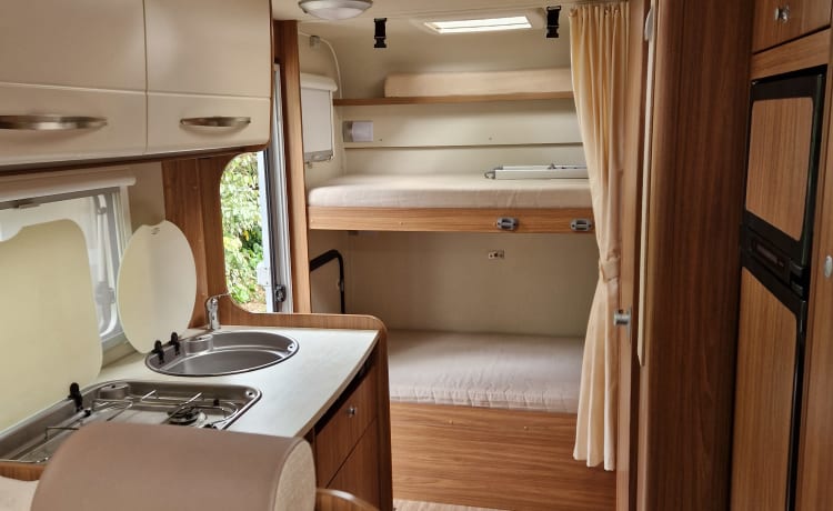 Overcab motorhome