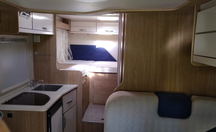 Merry Mary – Rimor 98p 2019 - Single beds - Pull-down bed - Air conditioning - Lots of sunlight