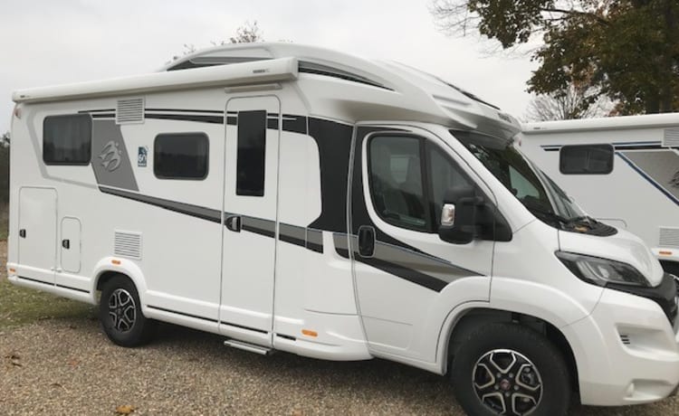 Knaus Sky wave 4p – Knaus Mobil semi-integraal 4p uit 2022 - airco woongedeelte