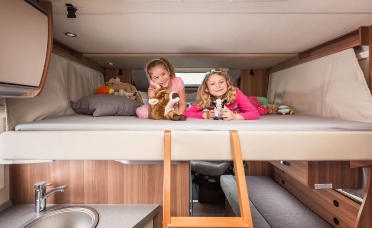 CaraLoft – Weinsberg Low Profile CaraLoft - Family 4 berth Motorhome 