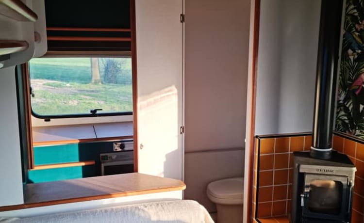 Maeve – Camper con forno a legna