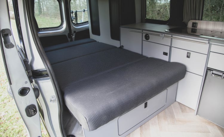 Ollie │ Camping-car de luxe pour 2 personnes