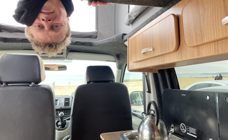 VW Campervan mit PopTop in Dorset