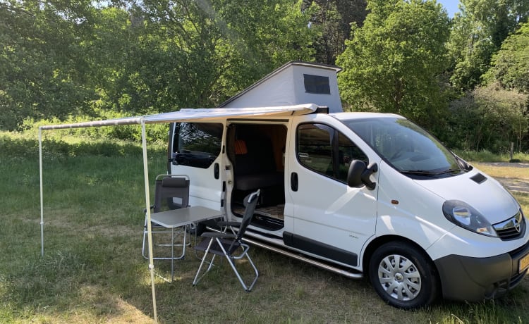 KIWI  7 – Opel Vivaro (ECO) buscamper . geheel zelfvoorzienend 