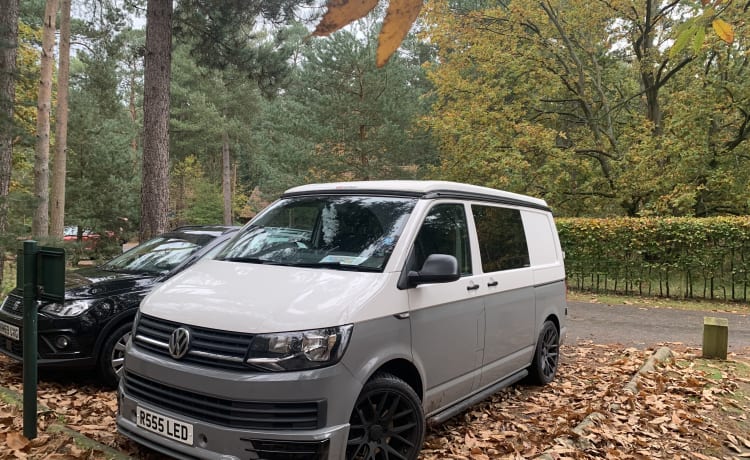 VW T6 completamente equipaggiato per tutta la stagione