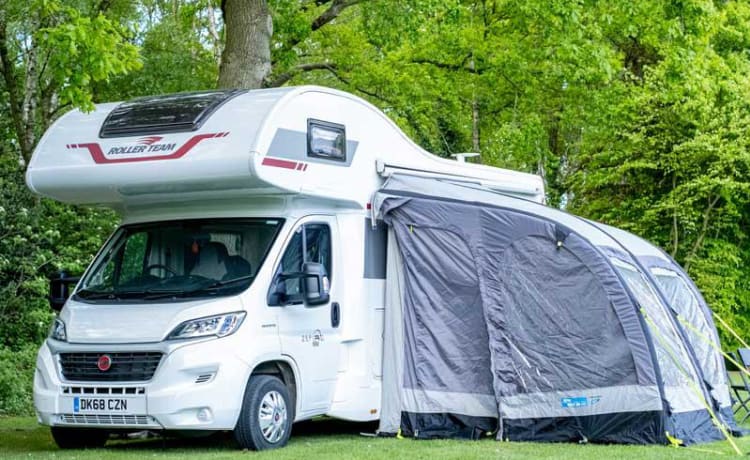 Eleanor  – 6 berth Roller Team alcove from 2018