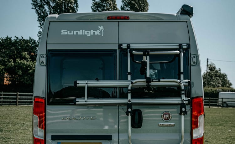 H6 – Fiat Sunlight Cliff 600 Adventure