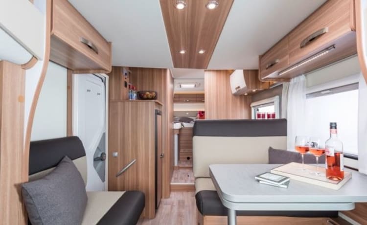 W2 – Bel camper per 4 persone del 2018!