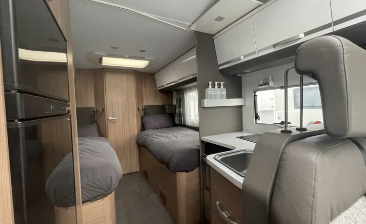 Pretty Easy Going – Luxe Adria Coral Supreme 670 SLT Fiat 6 2.3 150 ch, automatique