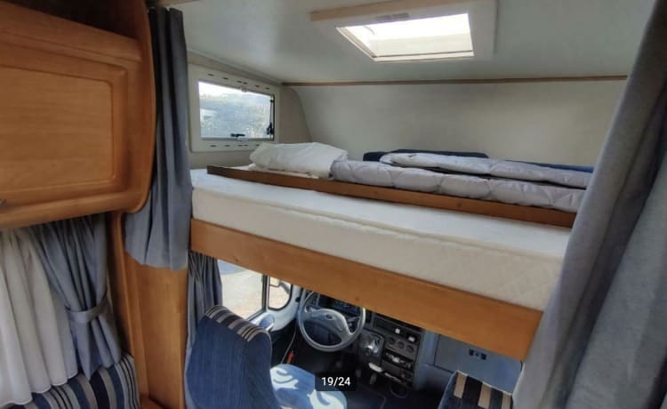 Pèpè – Very neat and spacious camper