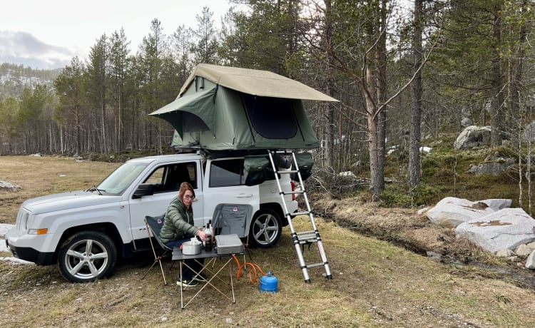 Dachzelt-Abenteuer mit Jeep Patriot und Thule Dachzelt