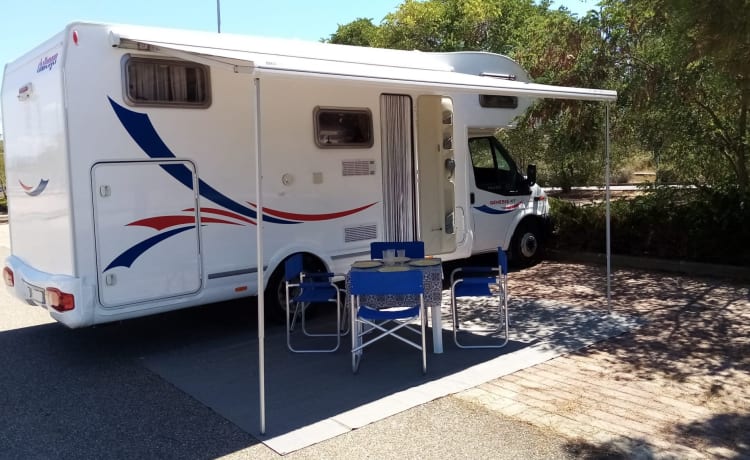 Camping-car pour 4 places confortables