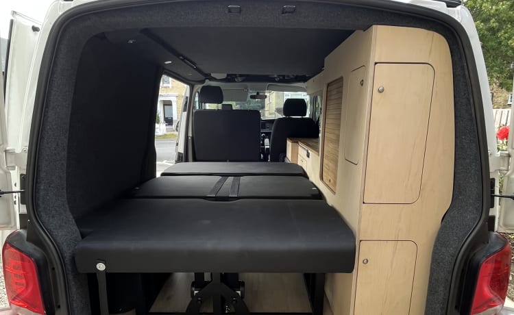 Clara – 4 Berth VW T6.1 Camper