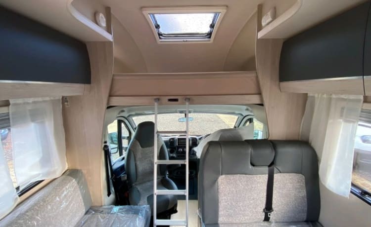 C72 – 2024 Auto-Trail C72 six berth + six seatbelts on car license 