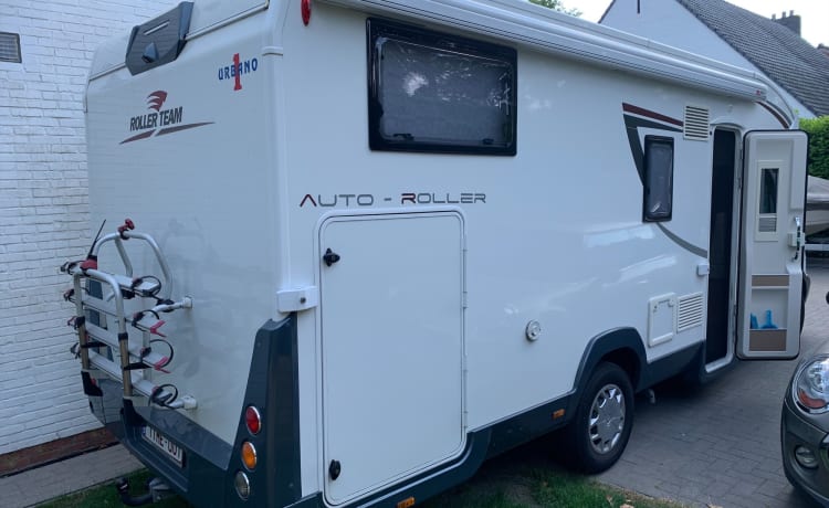 Time-Out – Camping-car soigné avec attelage, porte-vélos et grand garage