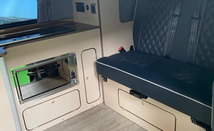 Seymour  – Luxe 2021 VW-camper met hoge specificaties en flexibel ophalen/inleveren