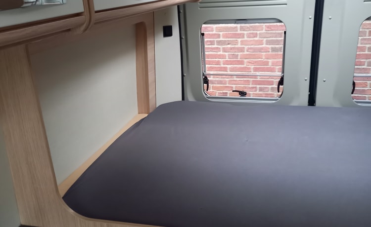 Road Camp – Neat "Feel Free" Pössl camper van from 2018