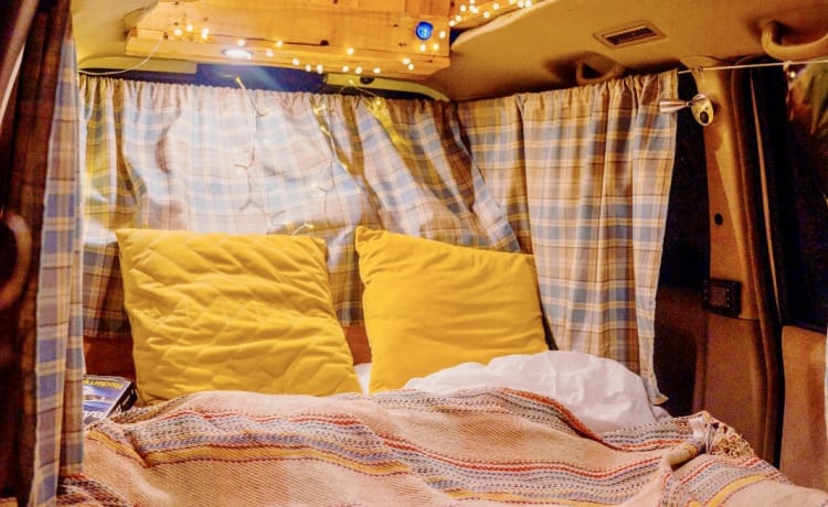 Max – Verwarmd - off-grid rustieke schattige camper (ideaal winterkamp)