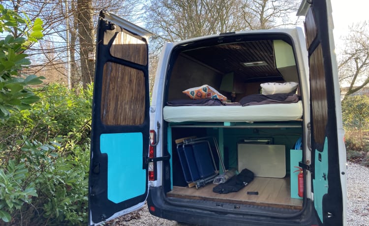 Ed – Stylish self-built camper L3H2