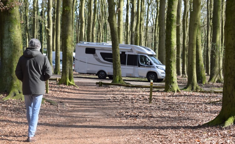 ADRIA Matrix SBC 670 - 50 jaar Silver Collection – "Mon camping-car est mon château" PRÊT À ALLER PARTOUT OÙ VOUS AVEZ BESOIN D'ALLER