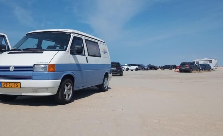 De blauwe reiziger – 4p Volkswagen campervan uit 1993