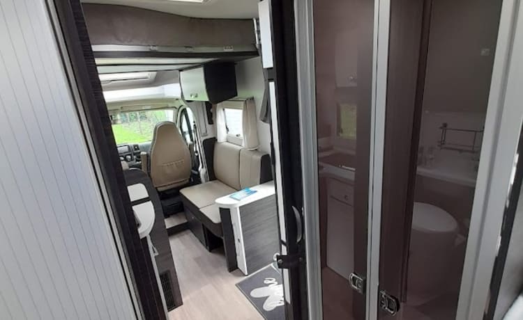 Spacious 5-person mobile home Benimar Mileo 263, from 2021