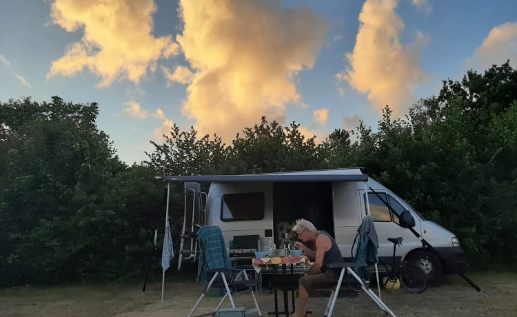 Camping-car Fiat 2p attrayant, spacieux et léger