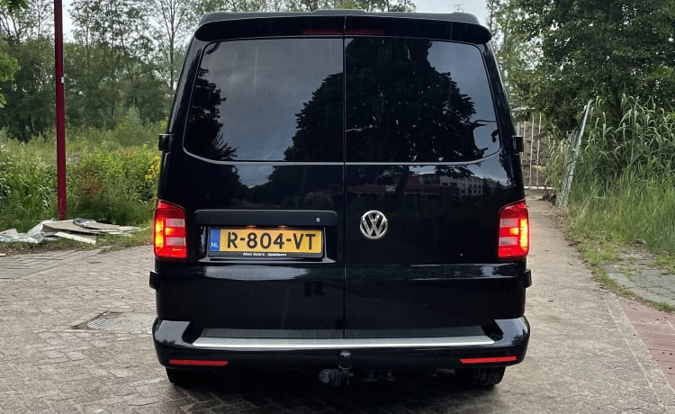 Kompakter Volkswagen Camper für 4 Personen