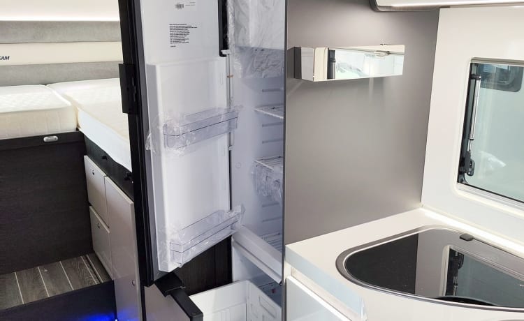 Bavarian Camper 2 – 5 people and still under 7m - the kronos 285TL.