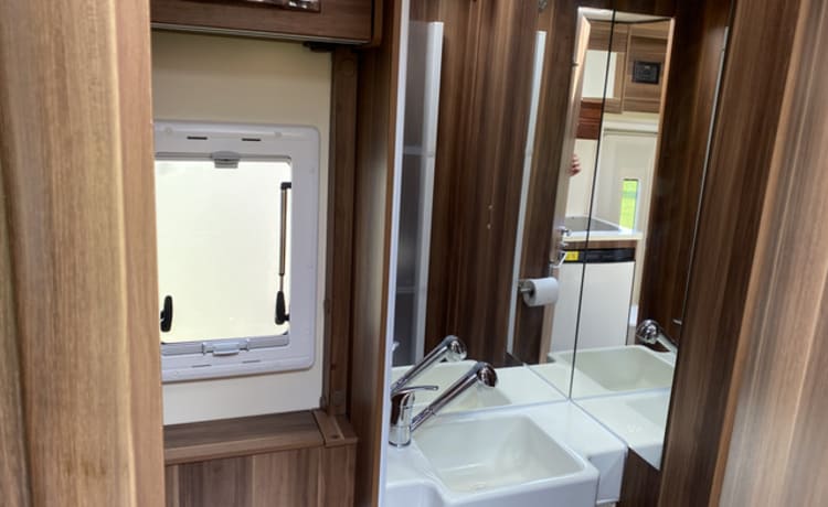 Mario – Explore Scotland in Comfort: Rent "Mario" the Motorhome!