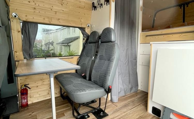 Angus – Camper Ford Transit 2 posti letto