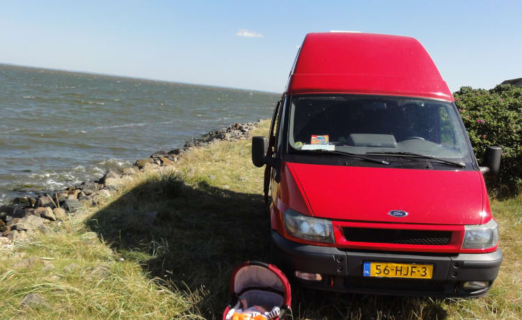 Het rode monster – Encastrable officiel Westfalia, idéal petit camping-car familial 5p