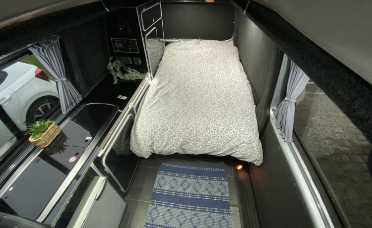 Jeff – Jeff- 4 Berth Volkswagen Campervan - New Professional Conversion