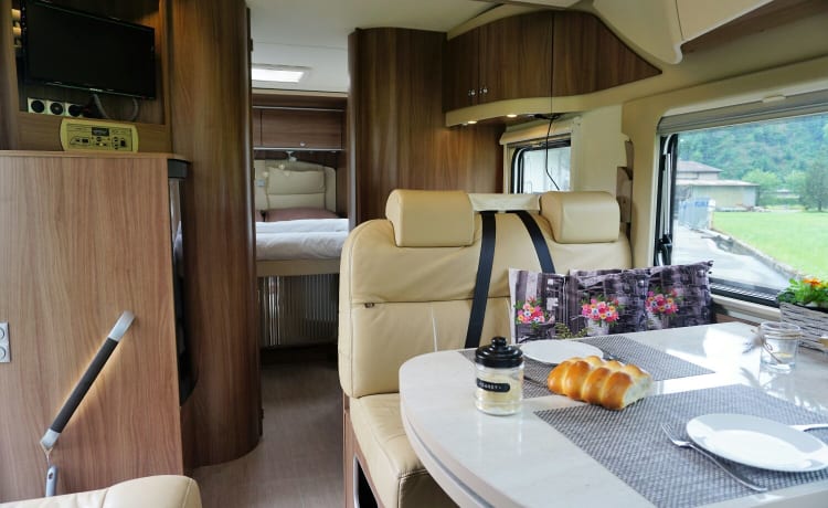 Vanity; chique met klasse. In stijl op reis! – Vanity; chic with class. Traveling in style! 4 sleeping places!