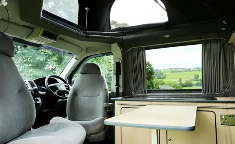 Cedric – T5 Campervan with Pop-Top, Rocknroll bed and Swivel Seats