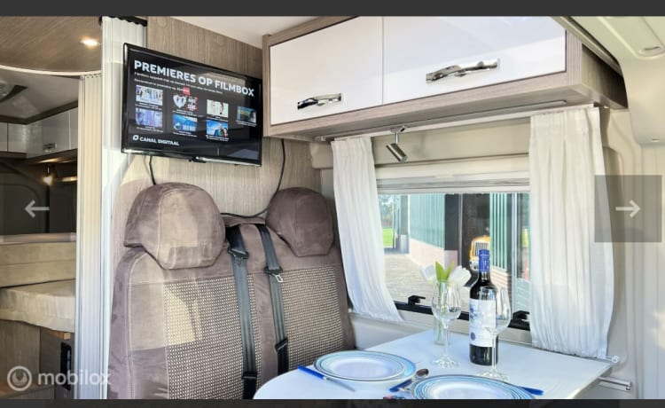 Luxury Pössl bus camper 640 with length beds