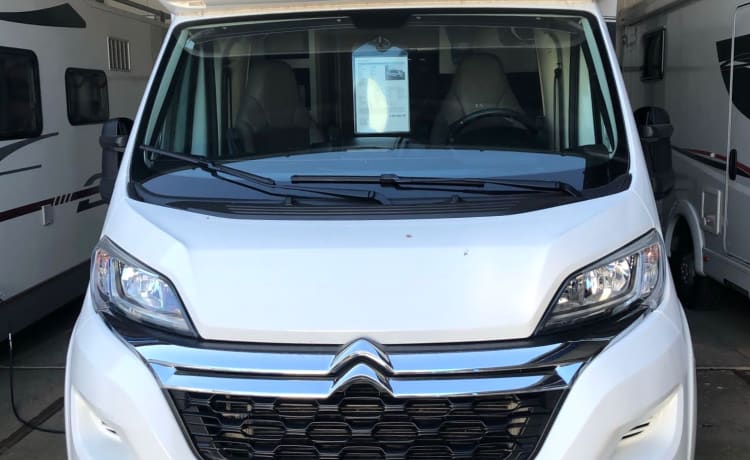 5p Adria Mobil semi-integrated uit 2019 163 PK