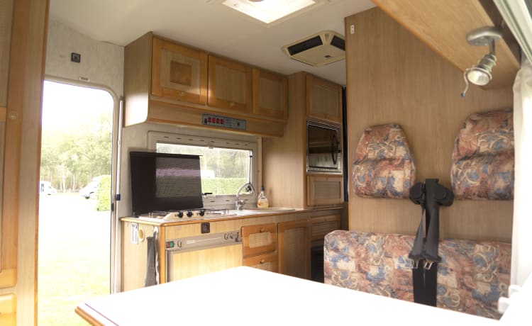 Very spacious 4 person camper