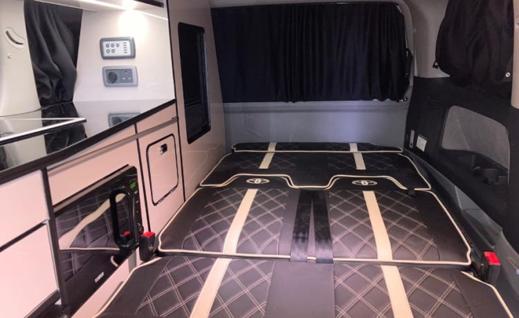 Luxueux camping-car Toyota Alphard